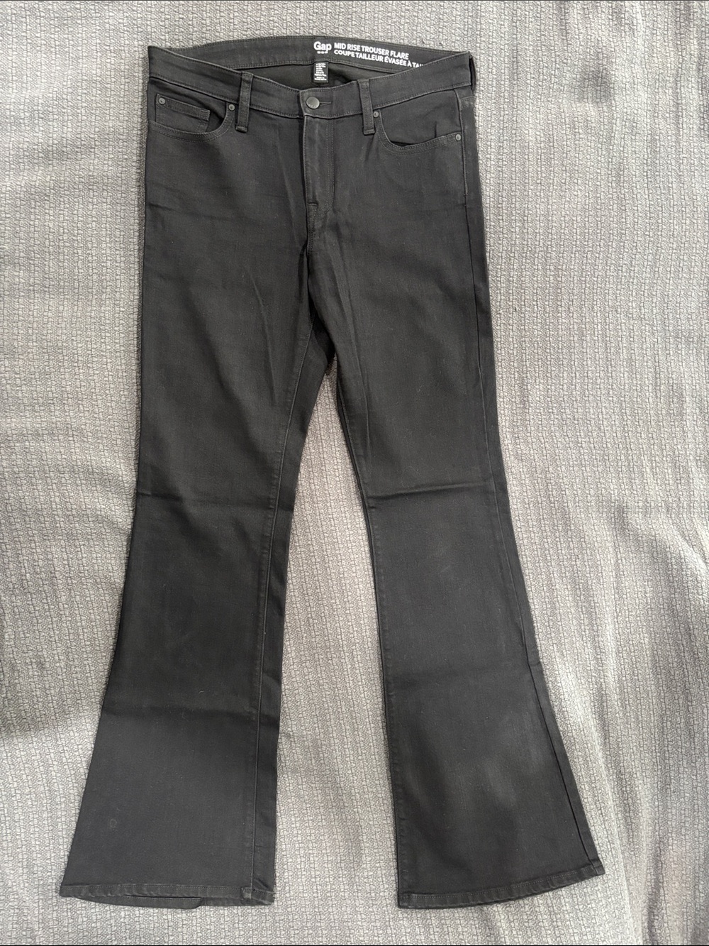 GAP women’s mid-rise stretch Black Flare Jeans